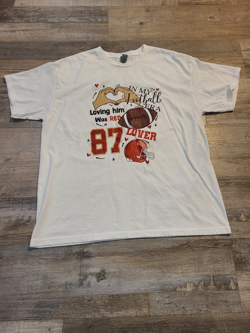 Gildan large women's white graphic tee